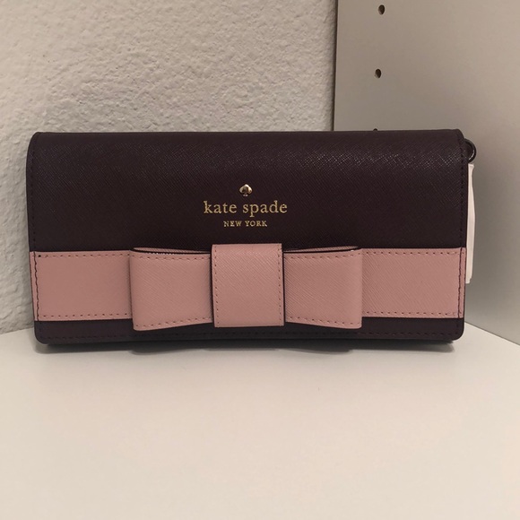 kate spade Handbags - NWT Kate Spade Wristlet Wallet